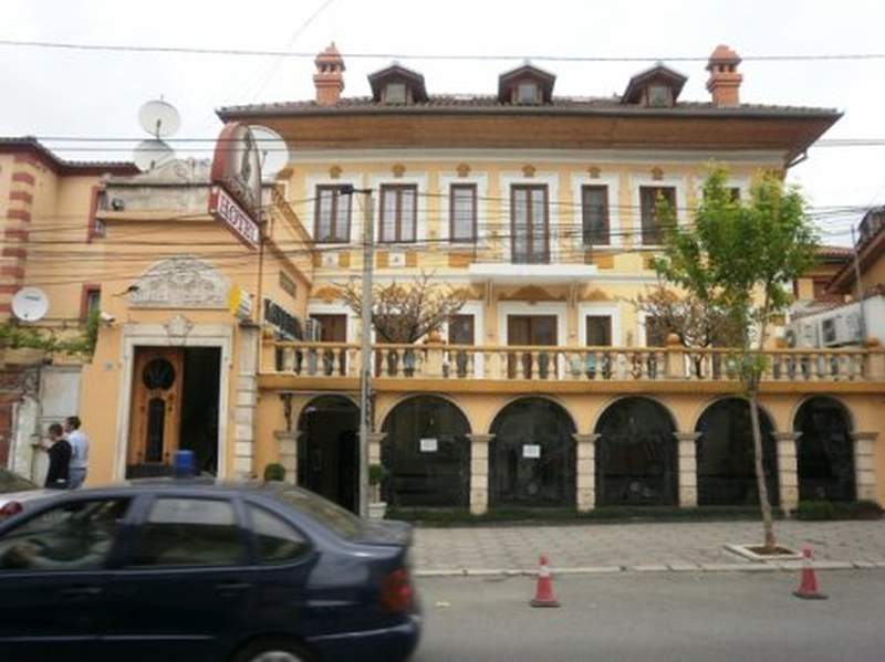 Hotel Villa Tafaj Tirana Buitenkant foto